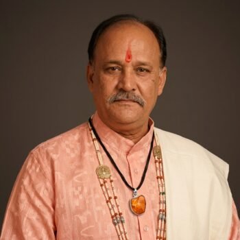 MachMani Stone Original White Metal Pendant in Black Thread with Lab Certificate